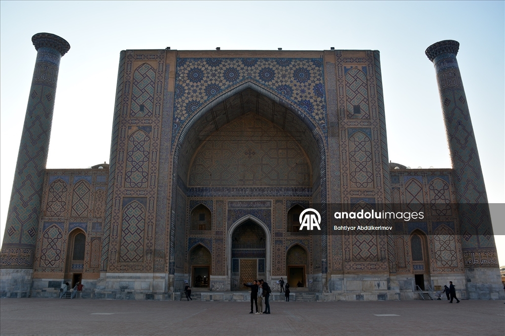 UNESCO Genel Konferansının başladığı Semerkant, tarihi ve kültürel yapılarıyla öne çıkıyor