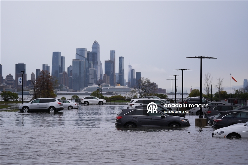 ABD’de şiddetli yağış hayatı olumsuz etkiledi