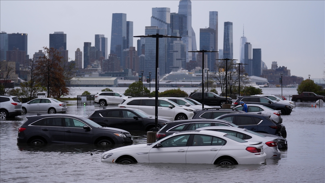 ABD’de şiddetli yağış hayatı olumsuz etkiledi