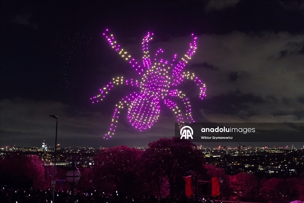 Londra'da 2025 Havai Fişek ve Drone Festivali gerçekleştirildi