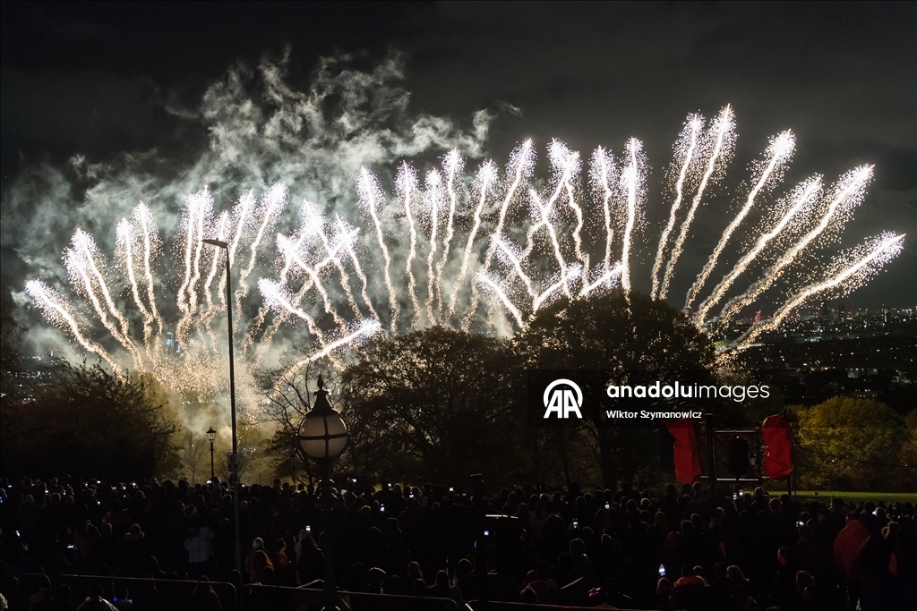 Londra'da 2025 Havai Fişek ve Drone Festivali gerçekleştirildi