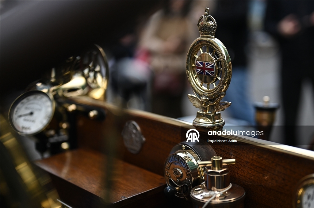 Veteran Otomobiller Londra Sokaklarını Renklendirdi