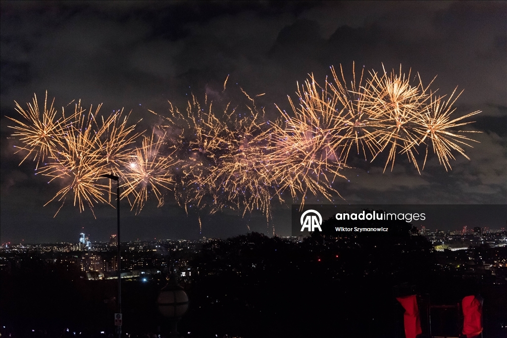 Londra'da 2025 Havai Fişek ve Drone Festivali gerçekleştirildi