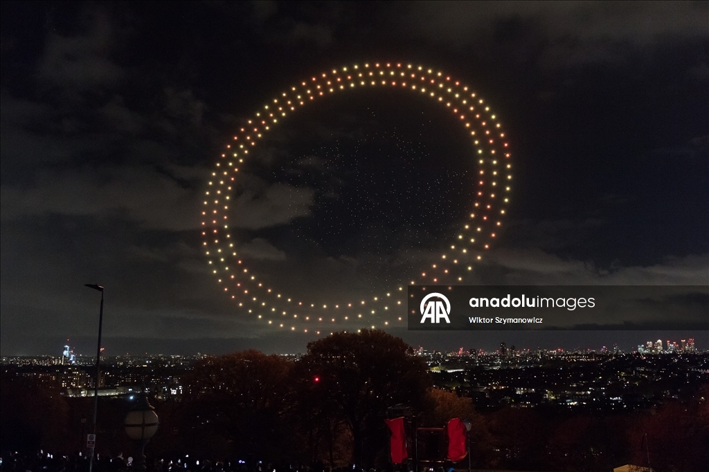 Londra'da 2025 Havai Fişek ve Drone Festivali gerçekleştirildi