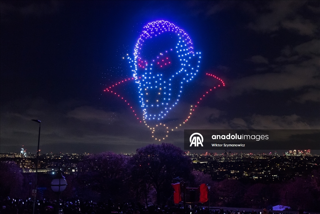 Londra'da 2025 Havai Fişek ve Drone Festivali gerçekleştirildi