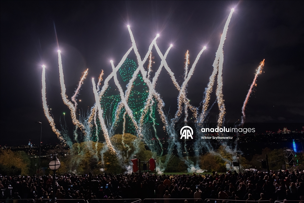 Londra'da 2025 Havai Fişek ve Drone Festivali gerçekleştirildi