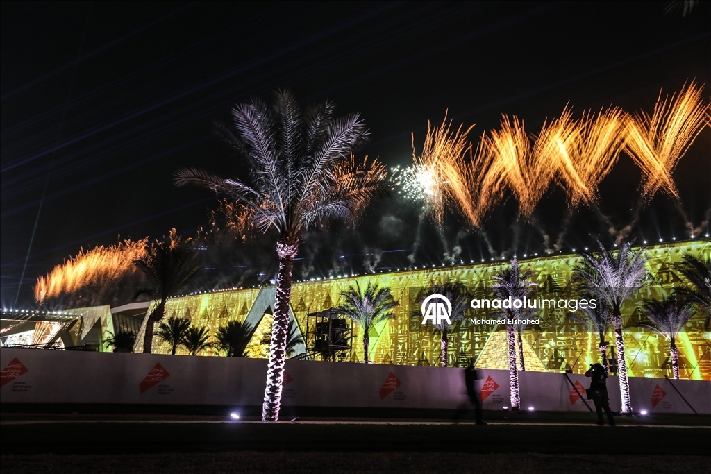 Mısır'da "dördüncü piramit" olarak adlandırılan Büyük Mısır Müzesi törenle açıldı