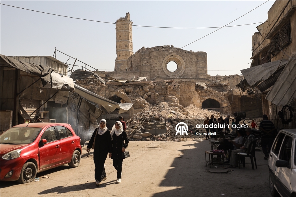 İsrail saldırılarında yıkıma uğrayan Büyük Ömer Camisi