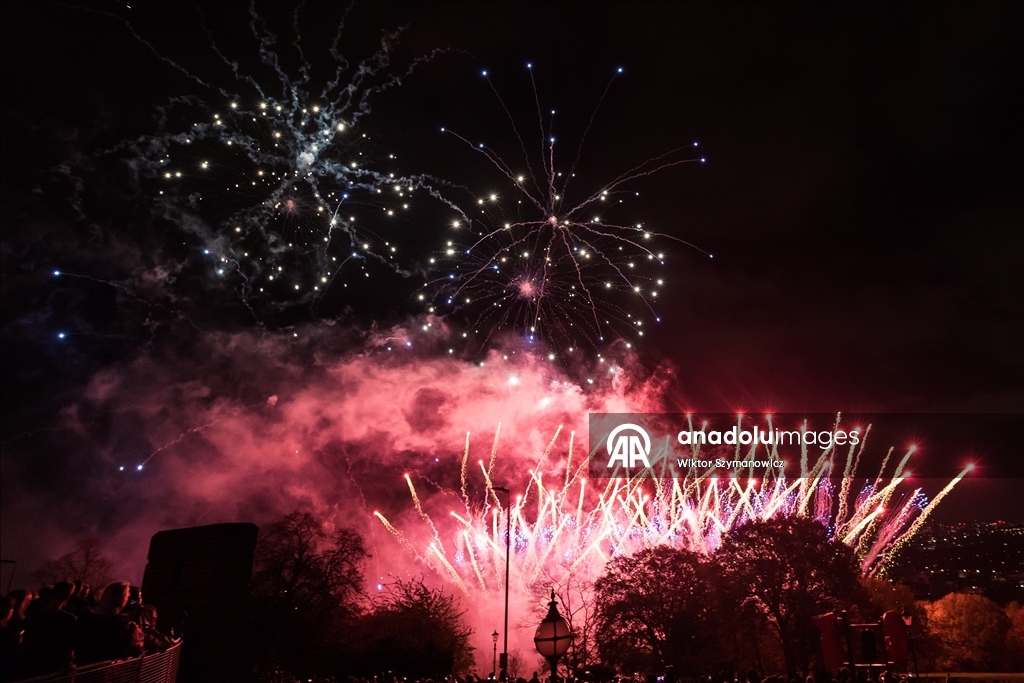 Londra'da 2025 Havai Fişek ve Drone Festivali gerçekleştirildi