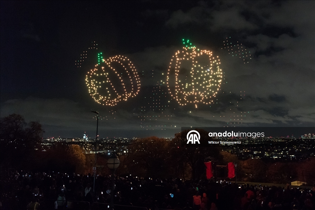 Londra'da 2025 Havai Fişek ve Drone Festivali gerçekleştirildi