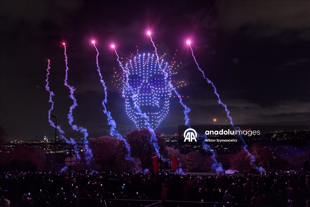 Londra'da 2025 Havai Fişek ve Drone Festivali gerçekleştirildi