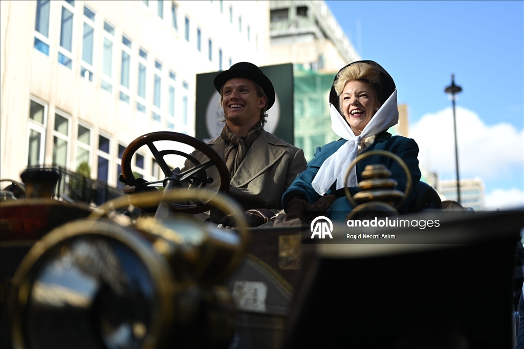 Veteran Otomobiller Londra Sokaklarını Renklendirdi