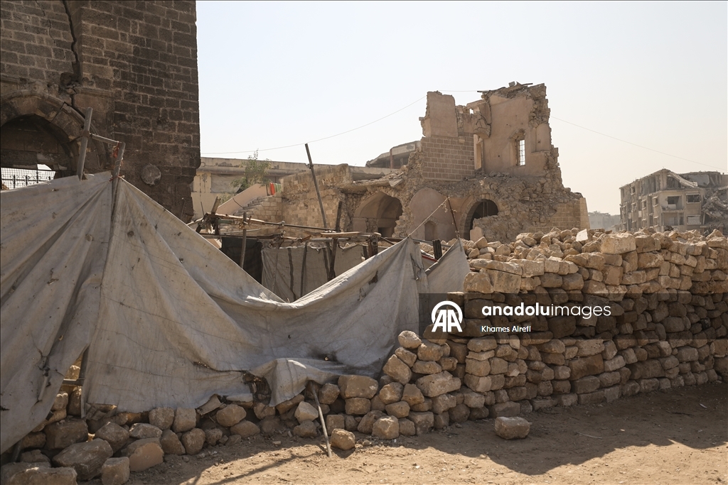 İsrail saldırılarında yıkıma uğrayan Büyük Ömer Camisi