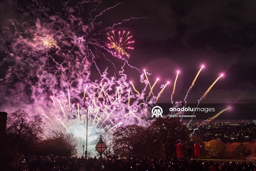 Londra'da 2025 Havai Fişek ve Drone Festivali gerçekleştirildi