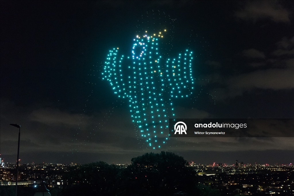 Londra'da 2025 Havai Fişek ve Drone Festivali gerçekleştirildi