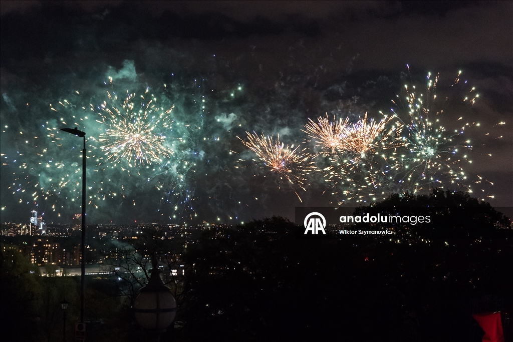 Londra'da 2025 Havai Fişek ve Drone Festivali gerçekleştirildi