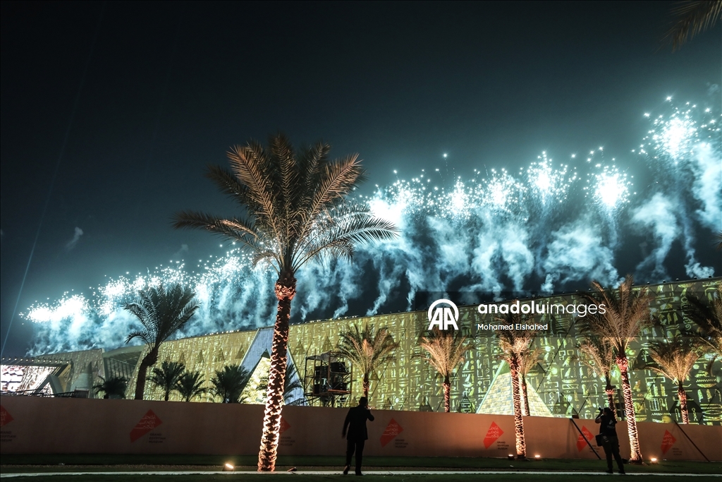 Mısır'da "dördüncü piramit" olarak adlandırılan Büyük Mısır Müzesi törenle açıldı