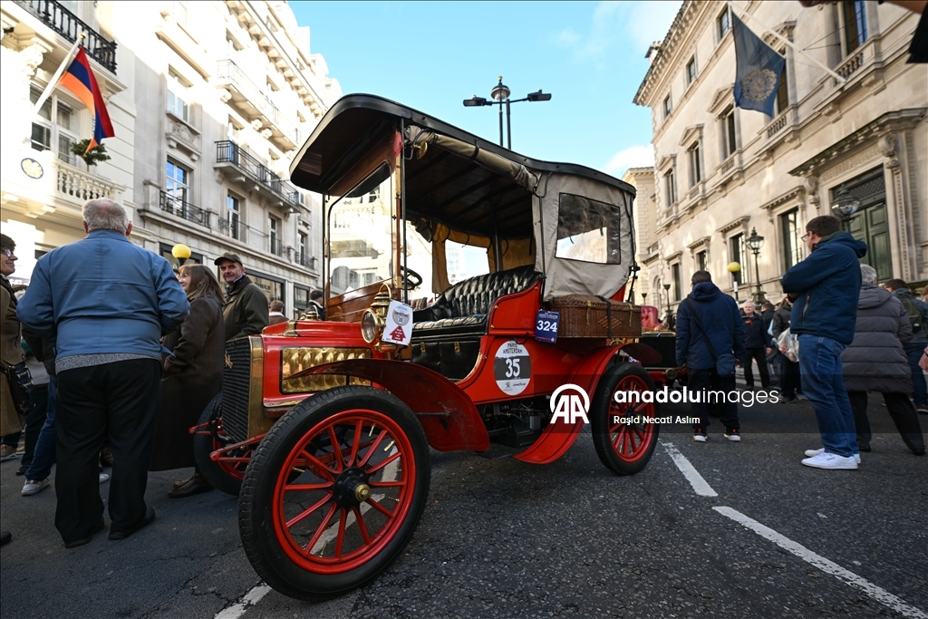 Veteran Otomobiller Londra Sokaklarını Renklendirdi