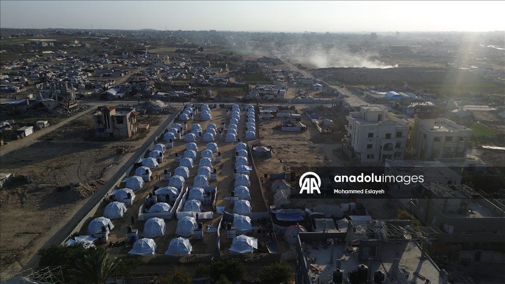 Gazze’de evlerini kaybeden aileler için acil çadır alanları kuruldu