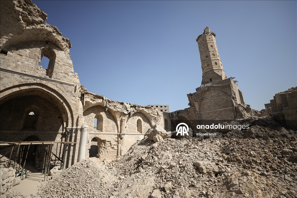 İsrail saldırılarında yıkıma uğrayan Büyük Ömer Camisi