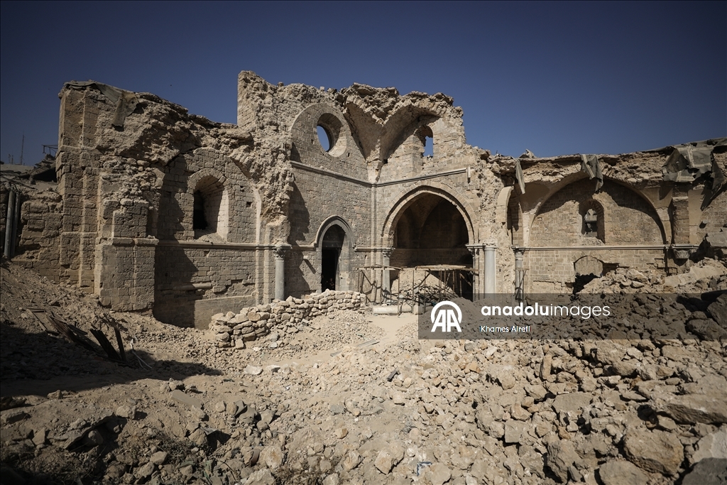 İsrail saldırılarında yıkıma uğrayan Büyük Ömer Camisi