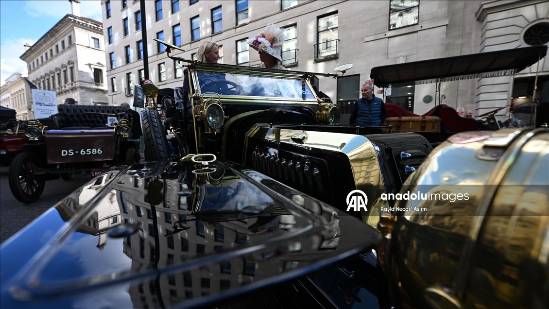 Veteran Otomobiller Londra Sokaklarını Renklendirdi