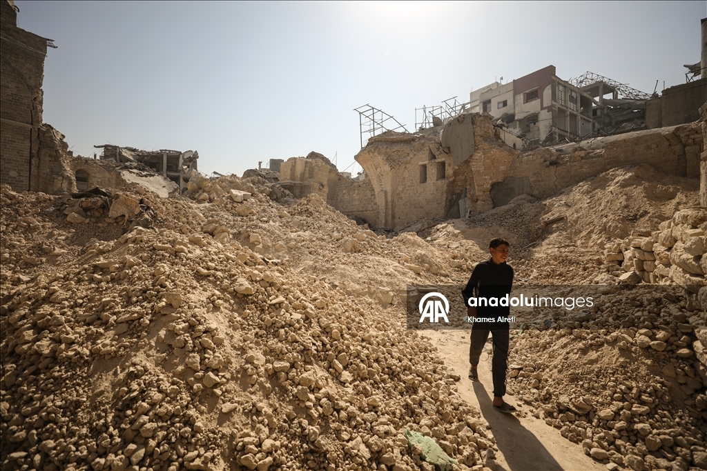 İsrail saldırılarında yıkıma uğrayan Büyük Ömer Camisi