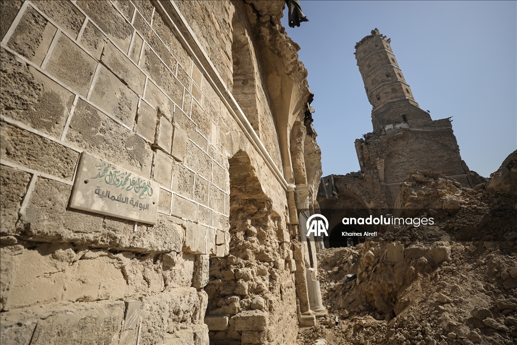 İsrail saldırılarında yıkıma uğrayan Büyük Ömer Camisi