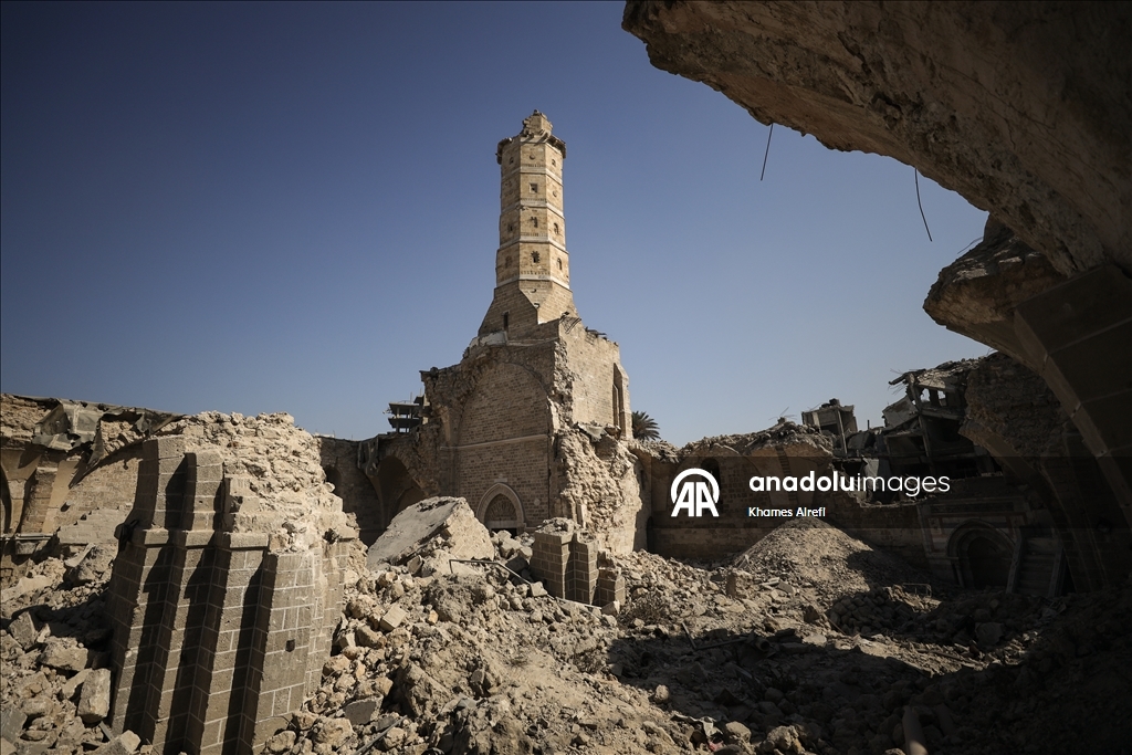 İsrail saldırılarında yıkıma uğrayan Büyük Ömer Camisi