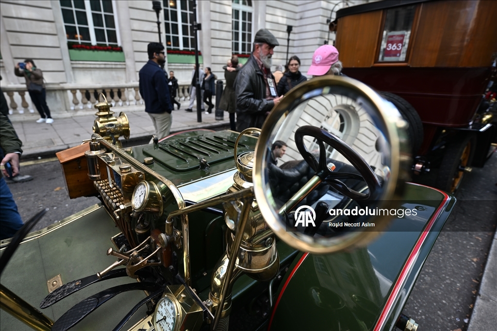 Veteran Otomobiller Londra Sokaklarını Renklendirdi