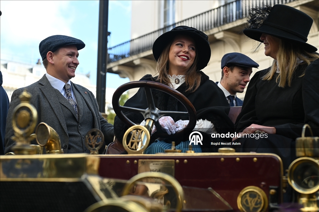 Veteran Otomobiller Londra Sokaklarını Renklendirdi