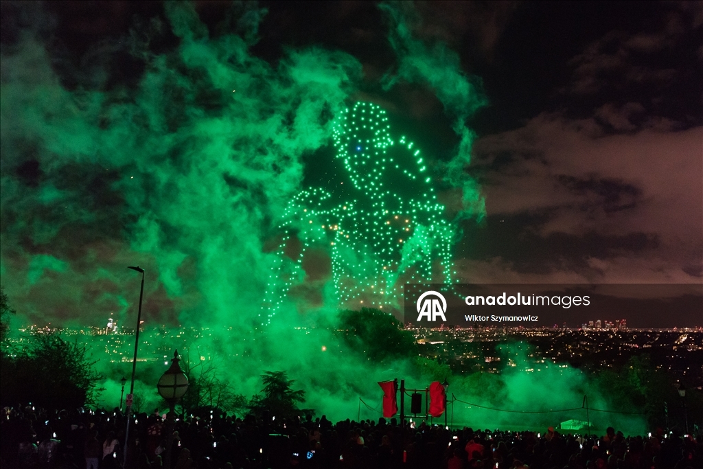 Londra'da 2025 Havai Fişek ve Drone Festivali gerçekleştirildi