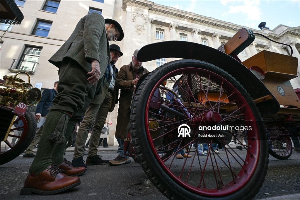 Veteran Otomobiller Londra Sokaklarını Renklendirdi