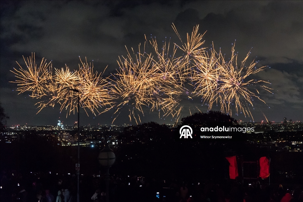 Londra'da 2025 Havai Fişek ve Drone Festivali gerçekleştirildi