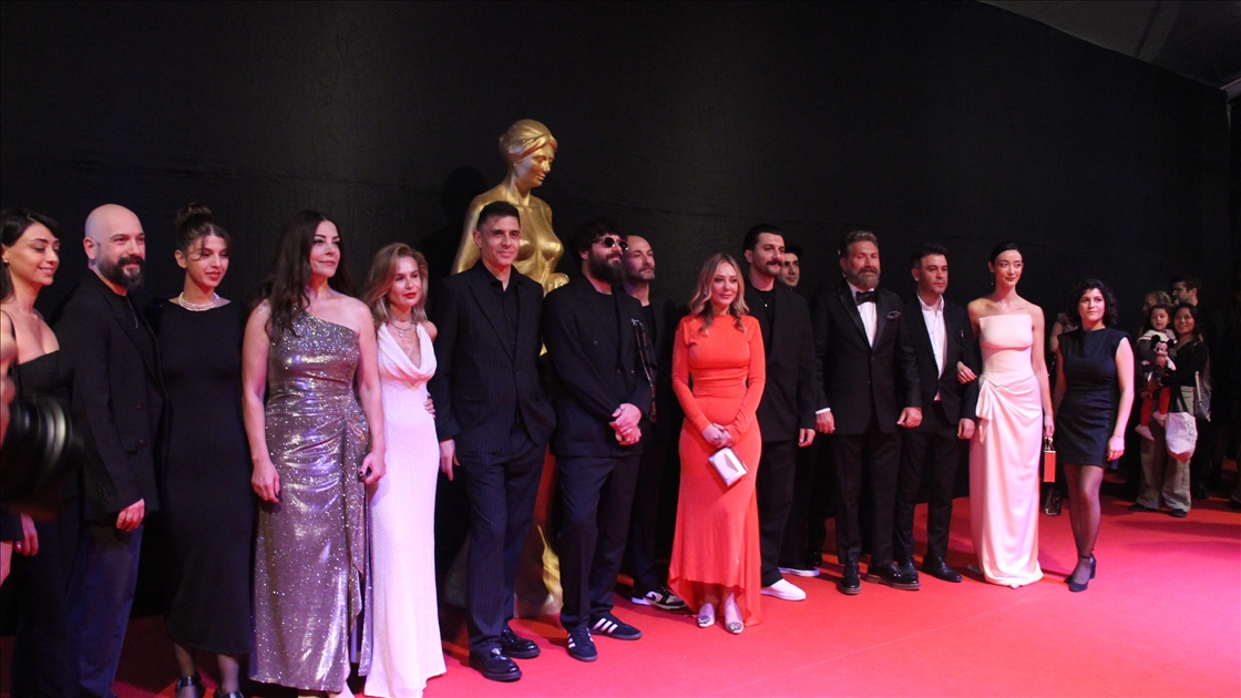 62. Uluslararası Antalya Altın Portakal Film Festivali Ödül Töreni kırmızı halı geçişiyle başladı