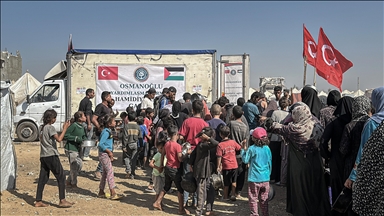 Türk hayır kurumu, Gazze'deki Filistinlilere sıcak yemek dağıttı