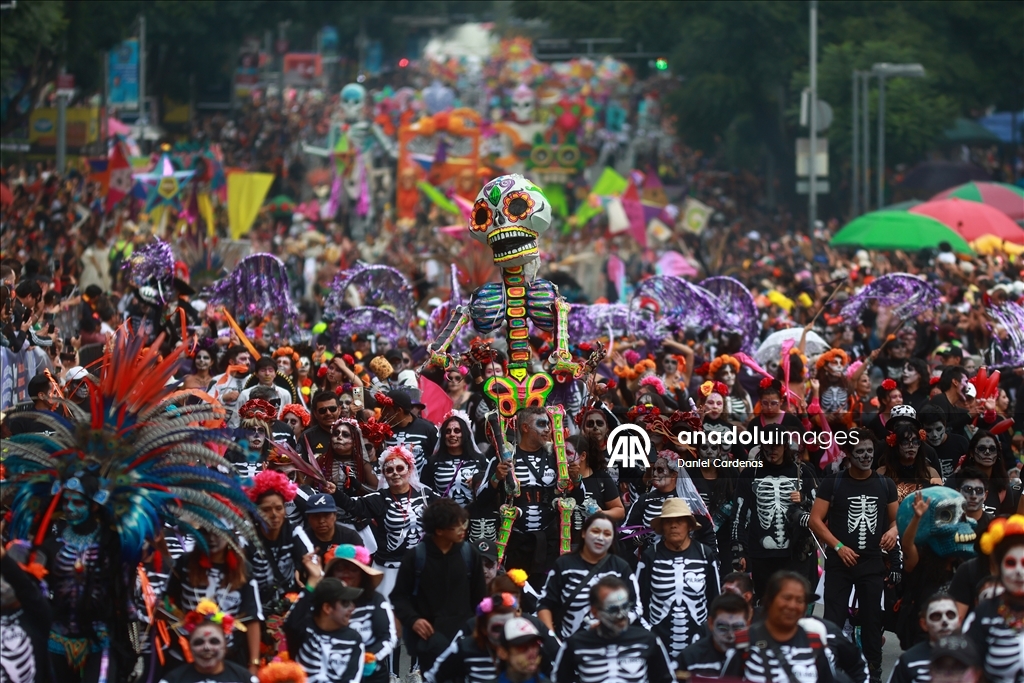 Парад в честь «Дня мертвых» в Мексике