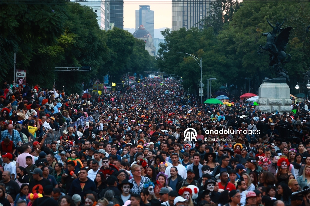 Парад в честь «Дня мертвых» в Мексике