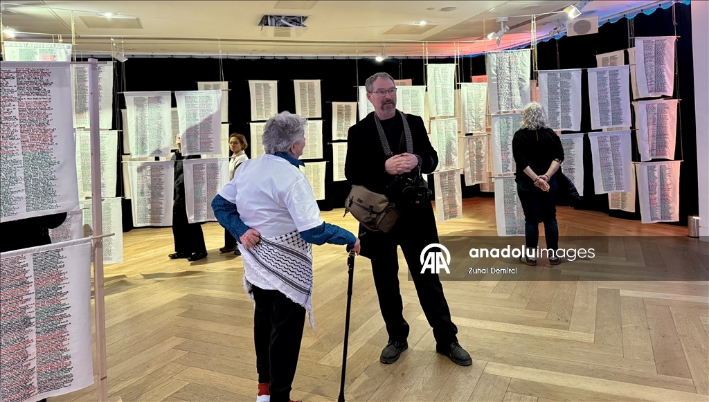 لندن.. نقوش تطريز تخلّد أسماء ضحايا الإبادة الإسرائيلية في غزة