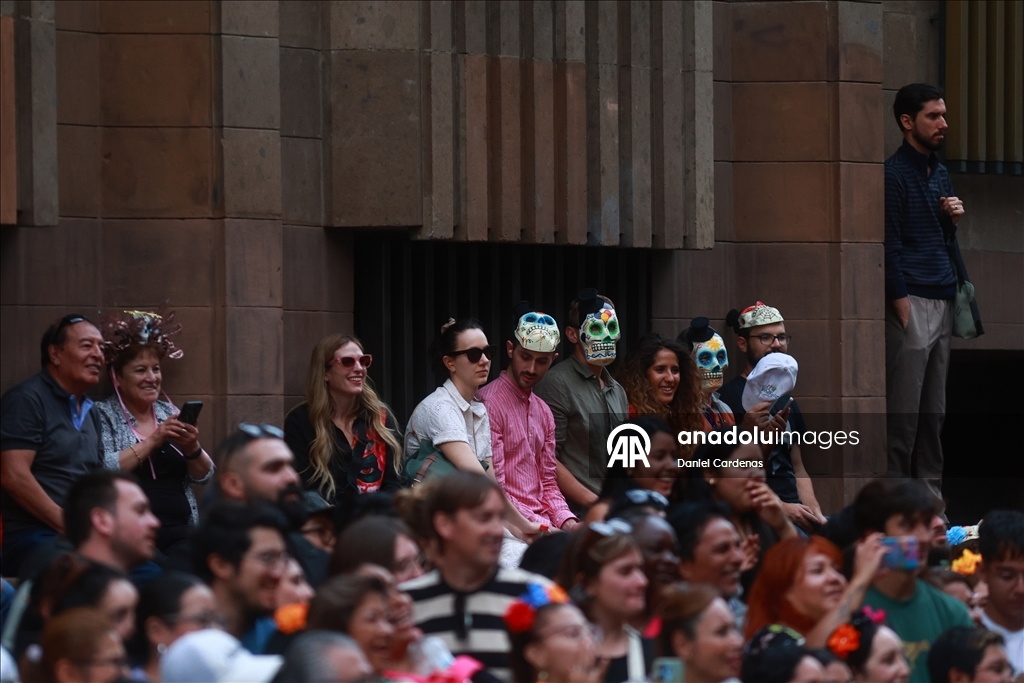 Парад в честь «Дня мертвых» в Мексике