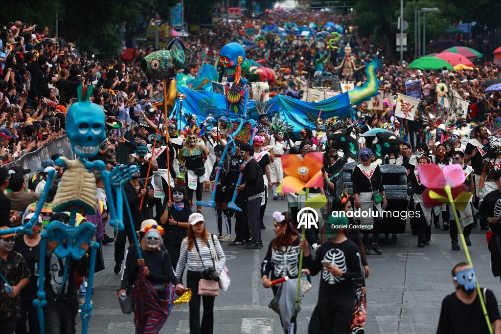 Парад в честь «Дня мертвых» в Мексике