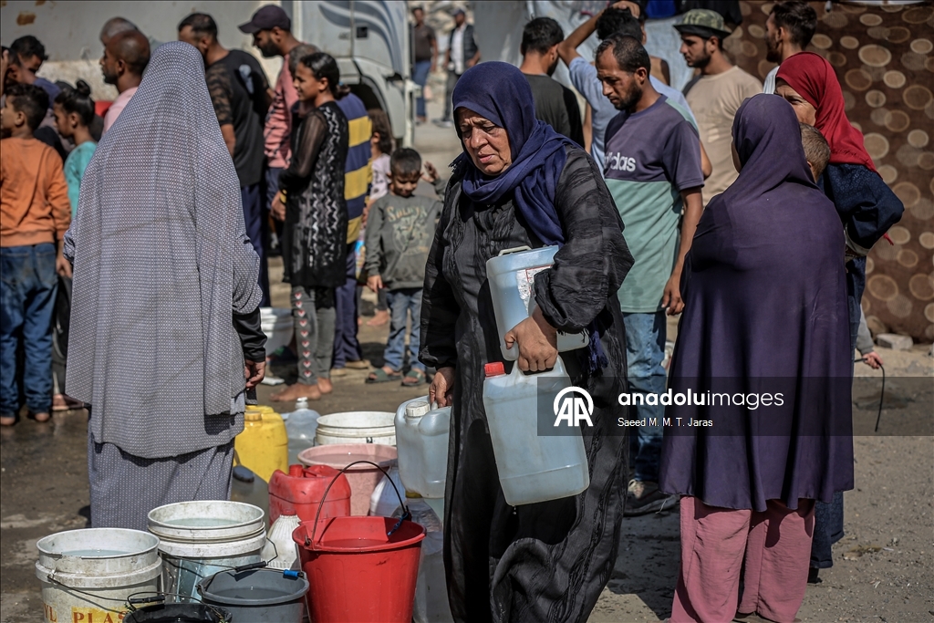 В осажденной Газе тысячи палестинцев испытывают трудности с доступом к чистой воде