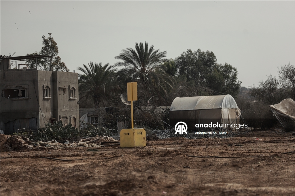 İsrail ordusu Deyr el-Belah’ın doğusundaki tampon bölgede sınır işaretleri koydu