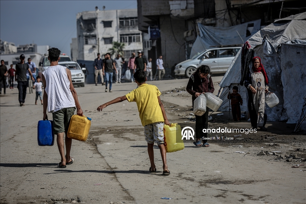 В осажденной Газе тысячи палестинцев испытывают трудности с доступом к чистой воде