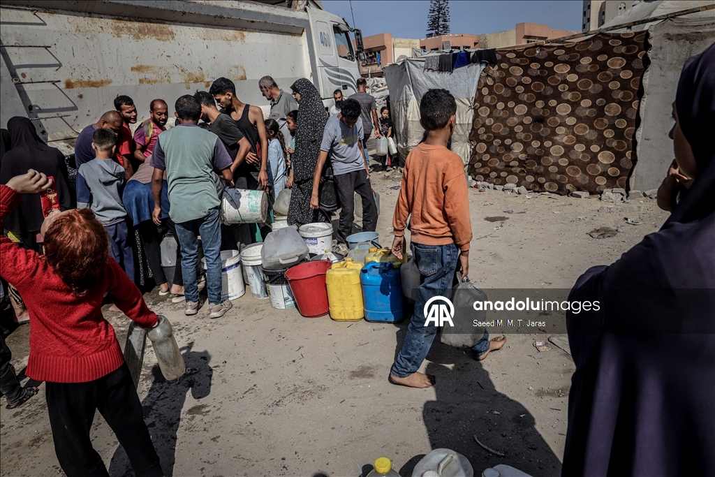 В осажденной Газе тысячи палестинцев испытывают трудности с доступом к чистой воде