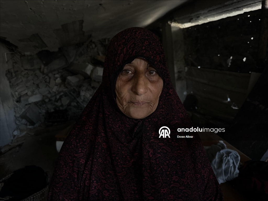 Gazze’de 70 yakınını kaybeden Fatma, yıkılmış mahallesinde hayata tutunuyor