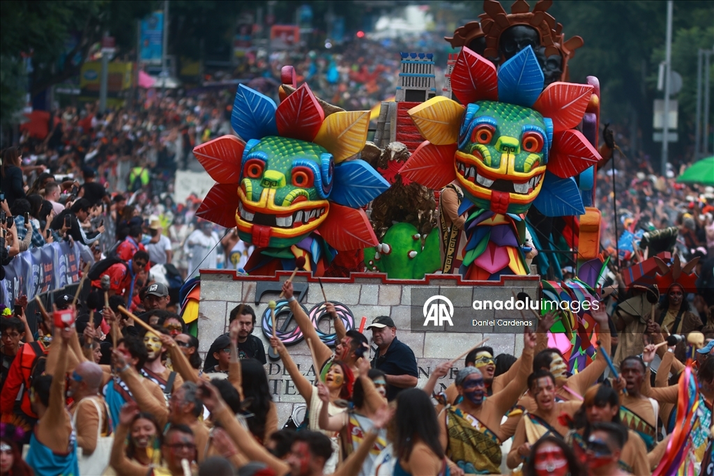 Парад в честь «Дня мертвых» в Мексике