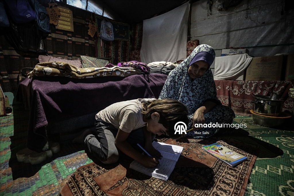 Gazze'deki Nuseyrat Kampı’nda yıkımın gölgesinde günlük yaşam