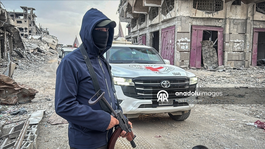 Gazze'de İsrailli esirlerin cesetlerini arama çalışmaları sürüyor