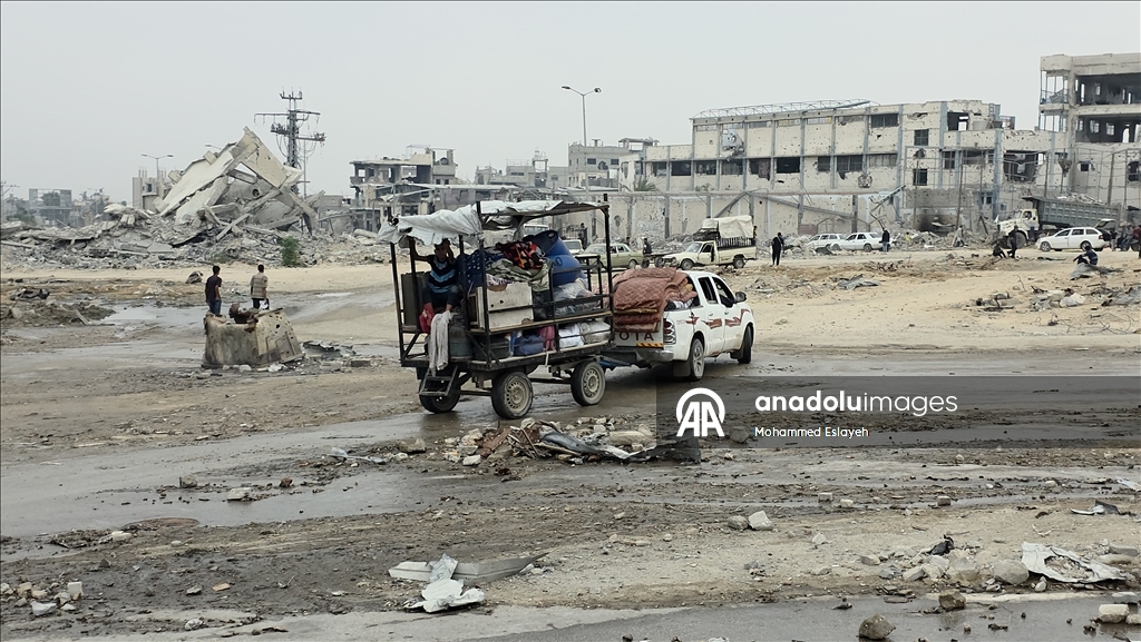 Han Yunus’un doğusundaki Beni Suheyla kavşağında yıkımın boyutu ve sivillerin dönüşü